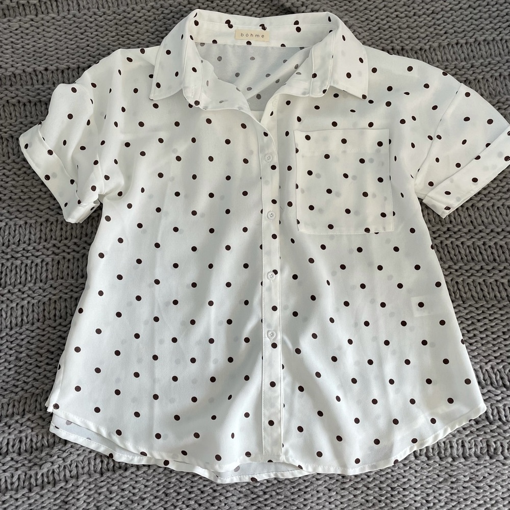 Small polka dot top